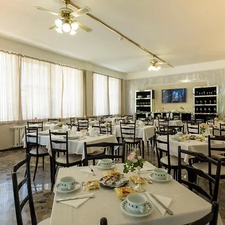 Hotel Giumer